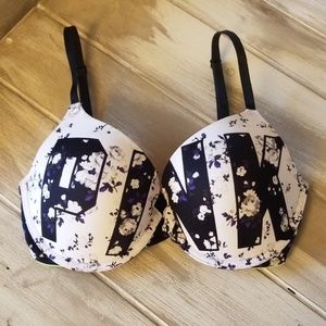 Victoria's Secret PINK Wear Everywhere Push-up